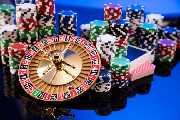 AduQ card game interface showing player hand, betting options, and game table